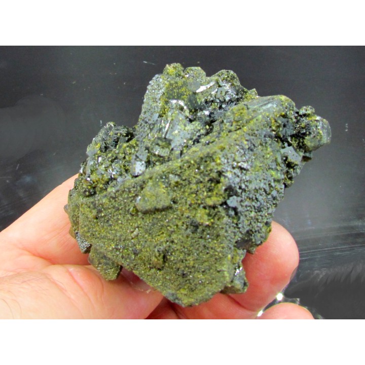 Epidote // PAKISTAN