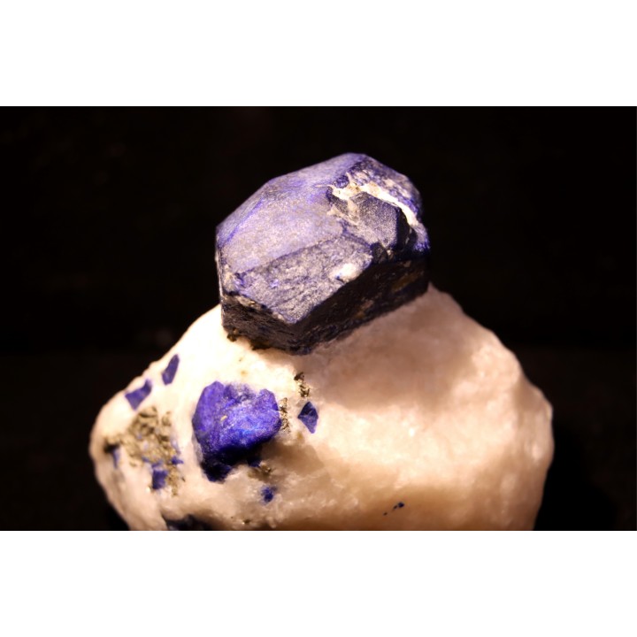 Hauyne, var lapis lazuli  Da Nagar, Pakistan