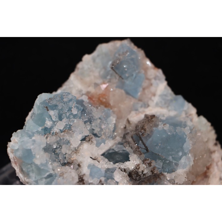 Blue Fluorite and quartz  En Bournegade - TARN - FRANCE