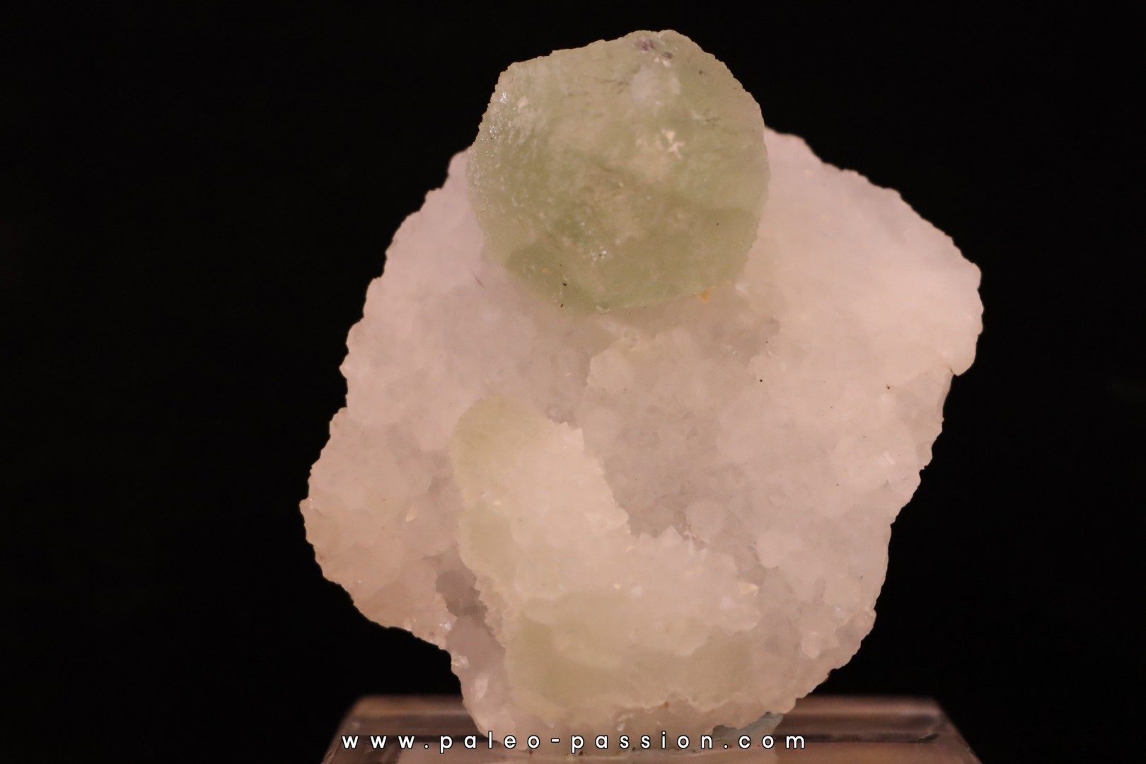 fluorine verte sur quartz – Xianghualing Mine – Hunan province
