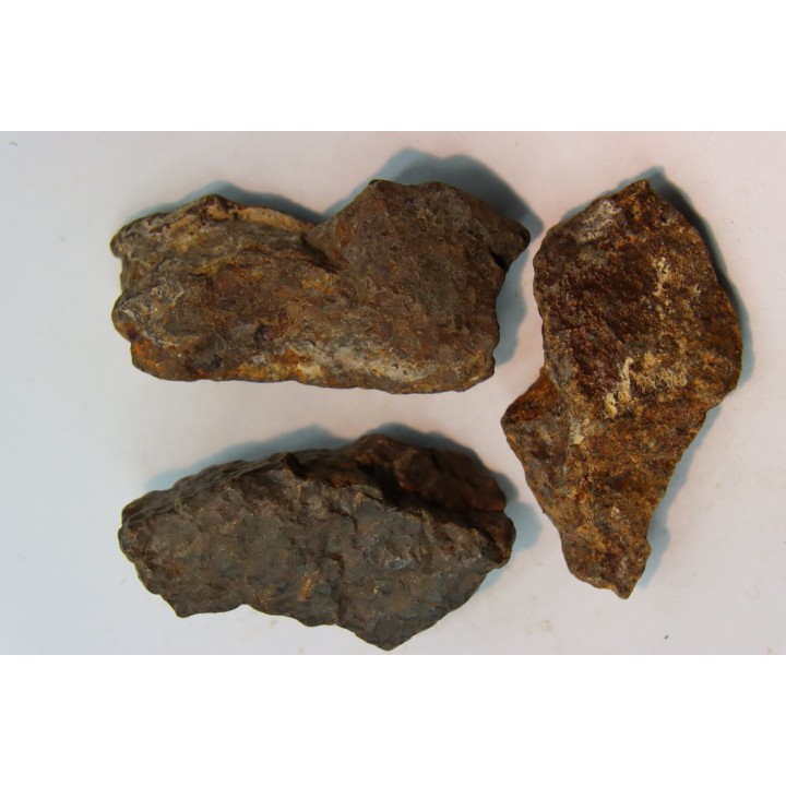 lot de 3 METEORITES CHONDRITE ORDINAIRE NWA